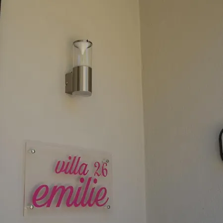 Emilie Apartment *